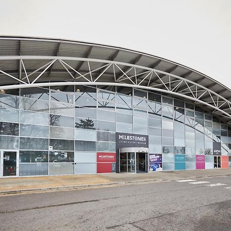 Modern Serviced Apartments For Contractors & Families With Free Parking, Wifi & Netflix By Redwood Stays Basingstoke Exteriér fotografie