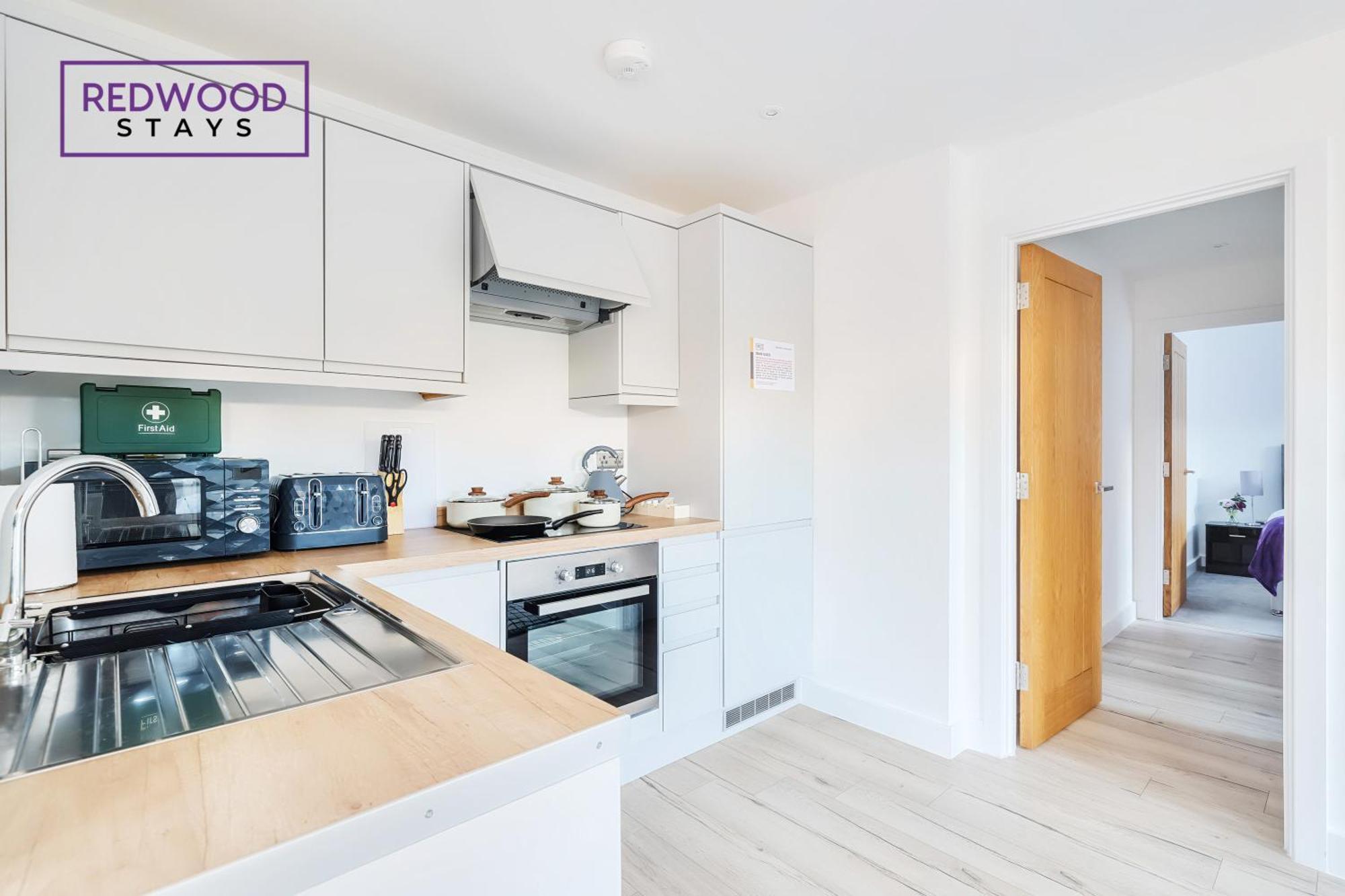 Modern Serviced Apartments For Contractors & Families With Free Parking, Wifi & Netflix By Redwood Stays Basingstoke Exteriér fotografie