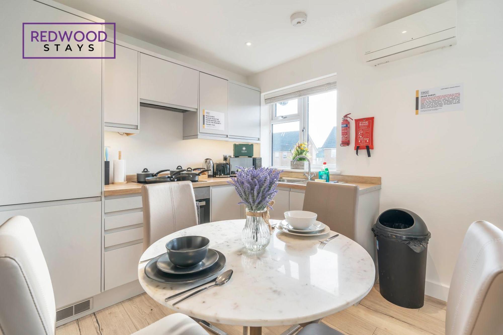 Modern Serviced Apartments For Contractors & Families With Free Parking, Wifi & Netflix By Redwood Stays Basingstoke Exteriér fotografie