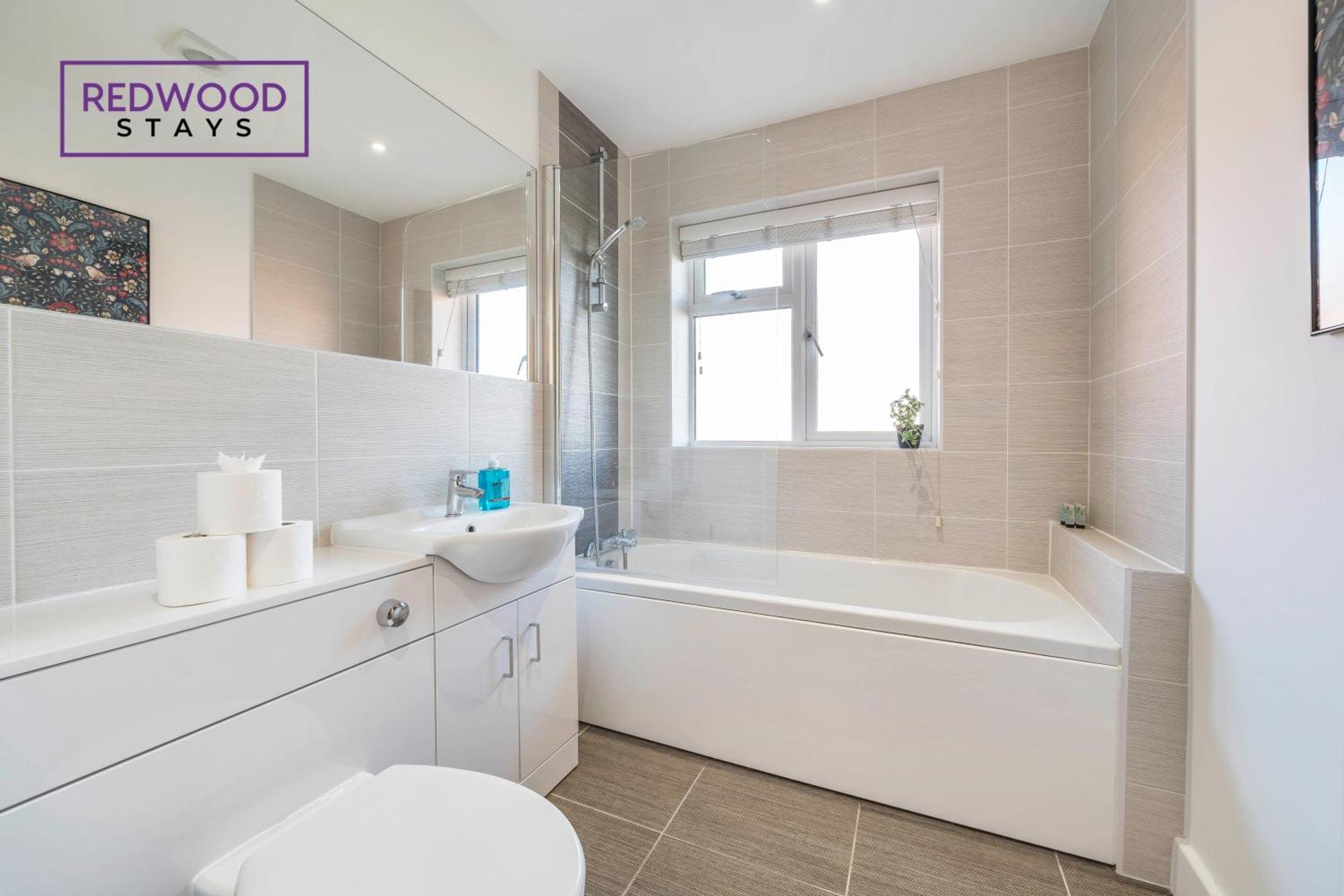Modern Serviced Apartments For Contractors & Families With Free Parking, Wifi & Netflix By Redwood Stays Basingstoke Exteriér fotografie