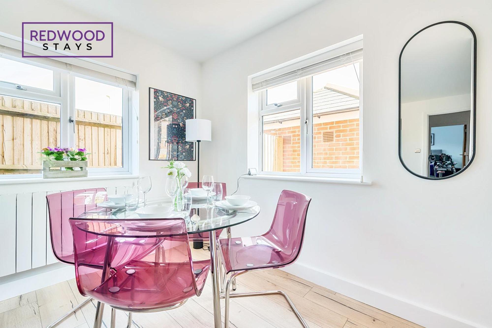 Modern Serviced Apartments For Contractors & Families With Free Parking, Wifi & Netflix By Redwood Stays Basingstoke Exteriér fotografie