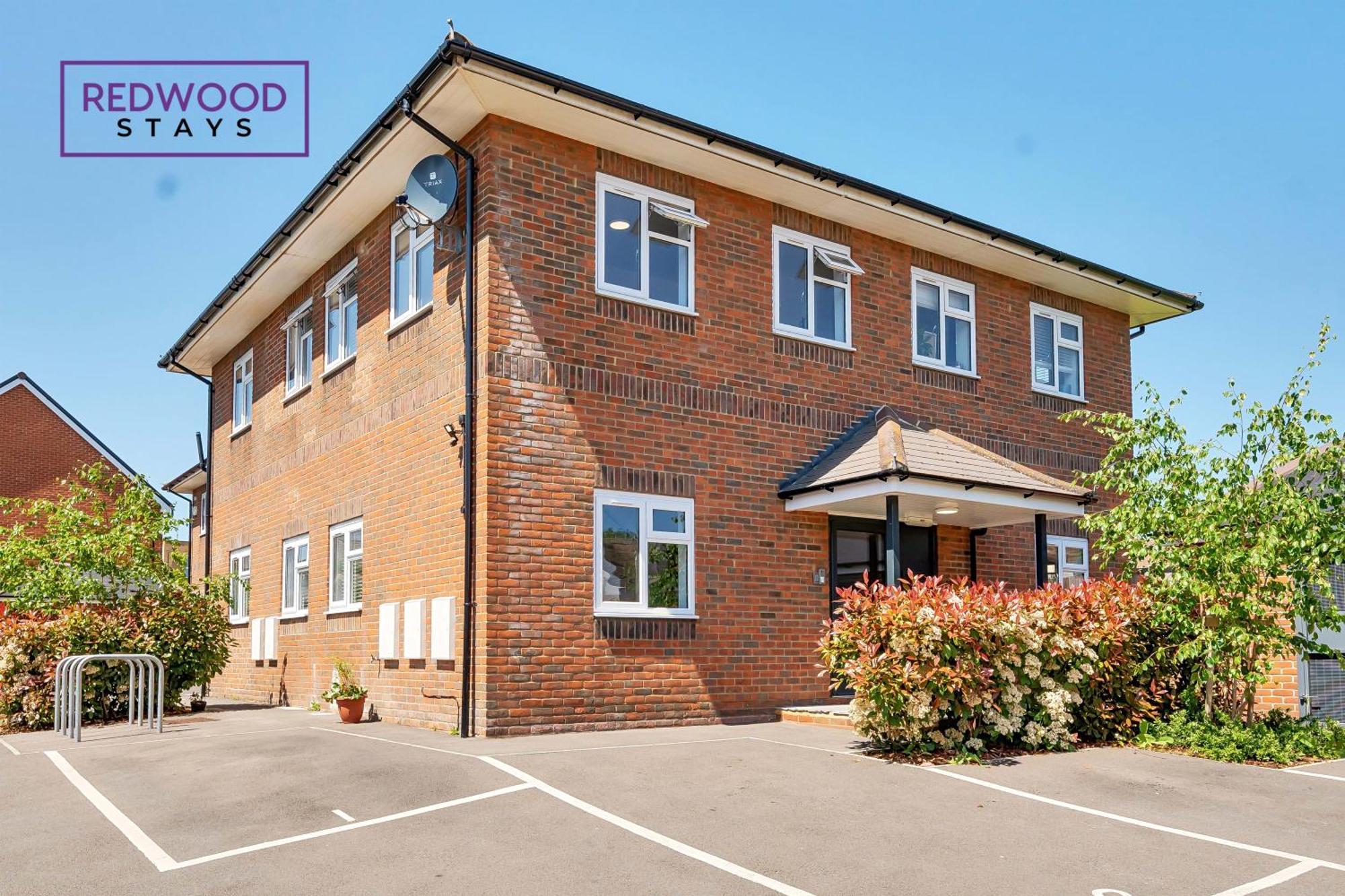 Modern Serviced Apartments For Contractors & Families With Free Parking, Wifi & Netflix By Redwood Stays Basingstoke Exteriér fotografie